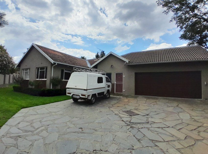 Tile Roof Painting project photo 8
